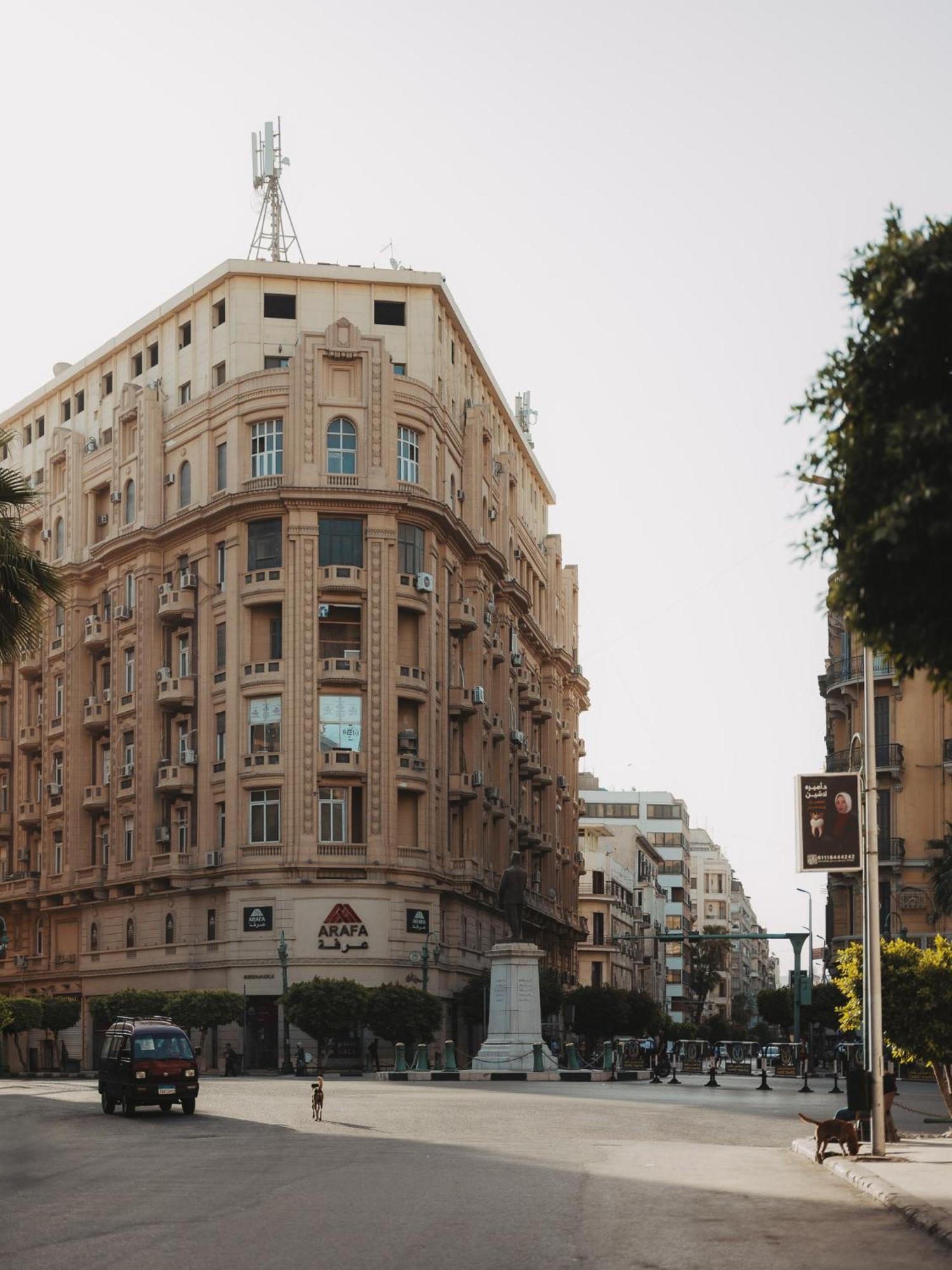 Brassbell L Dt L Hannaux L Tahrir Sq Каїр