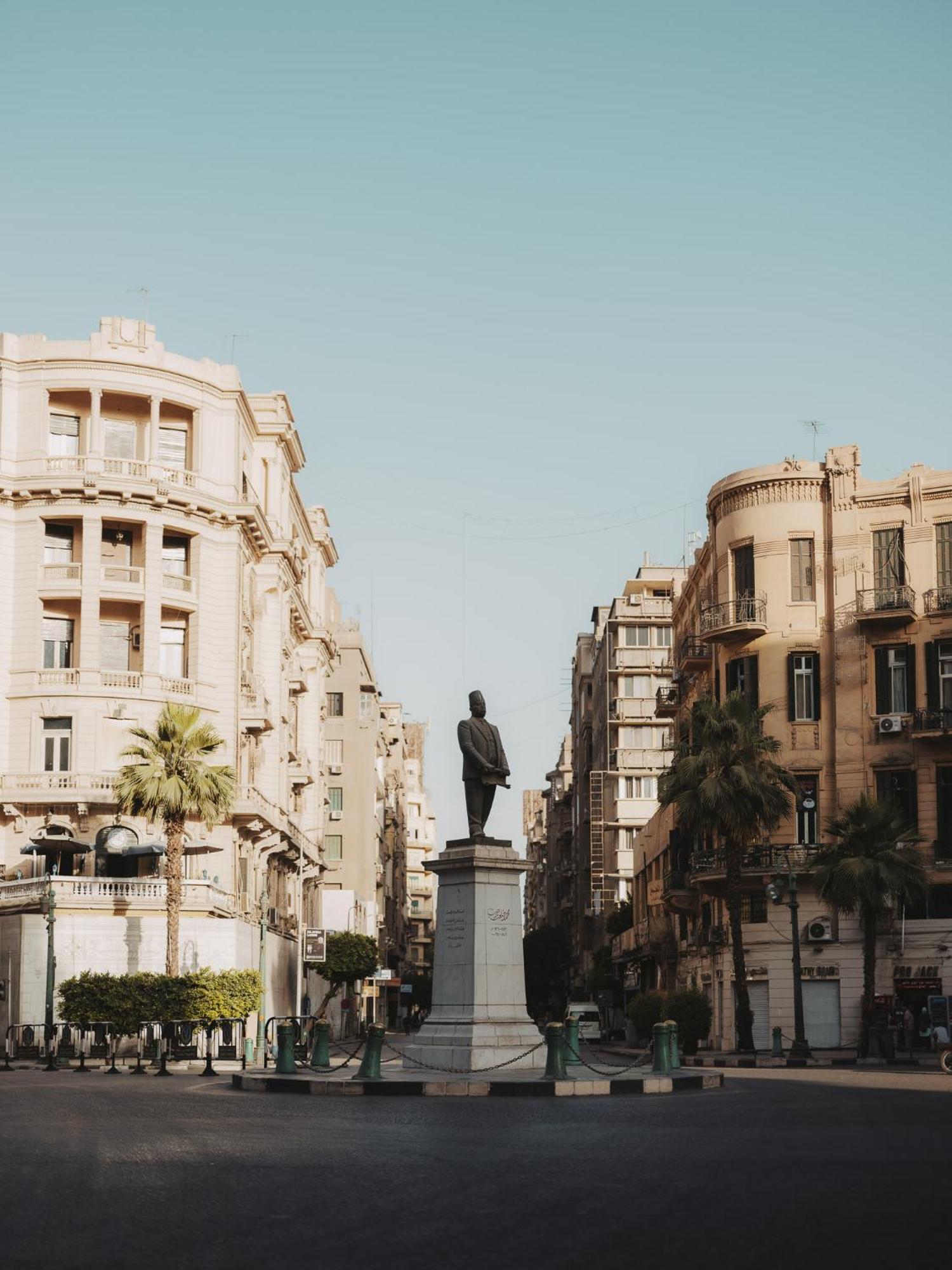 Brassbell L Dt L Hannaux L Tahrir Sq *